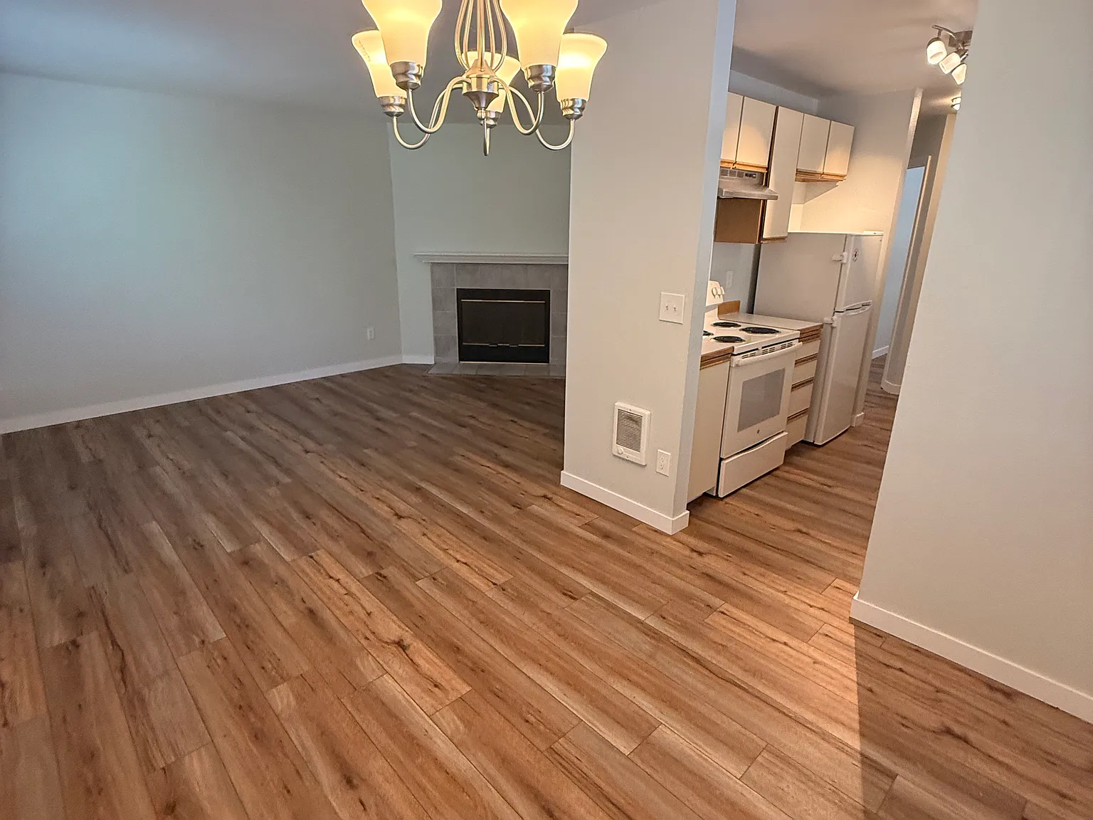 2 bed, 1.5 bath, 950 sqft, $1,800 — Photo 4