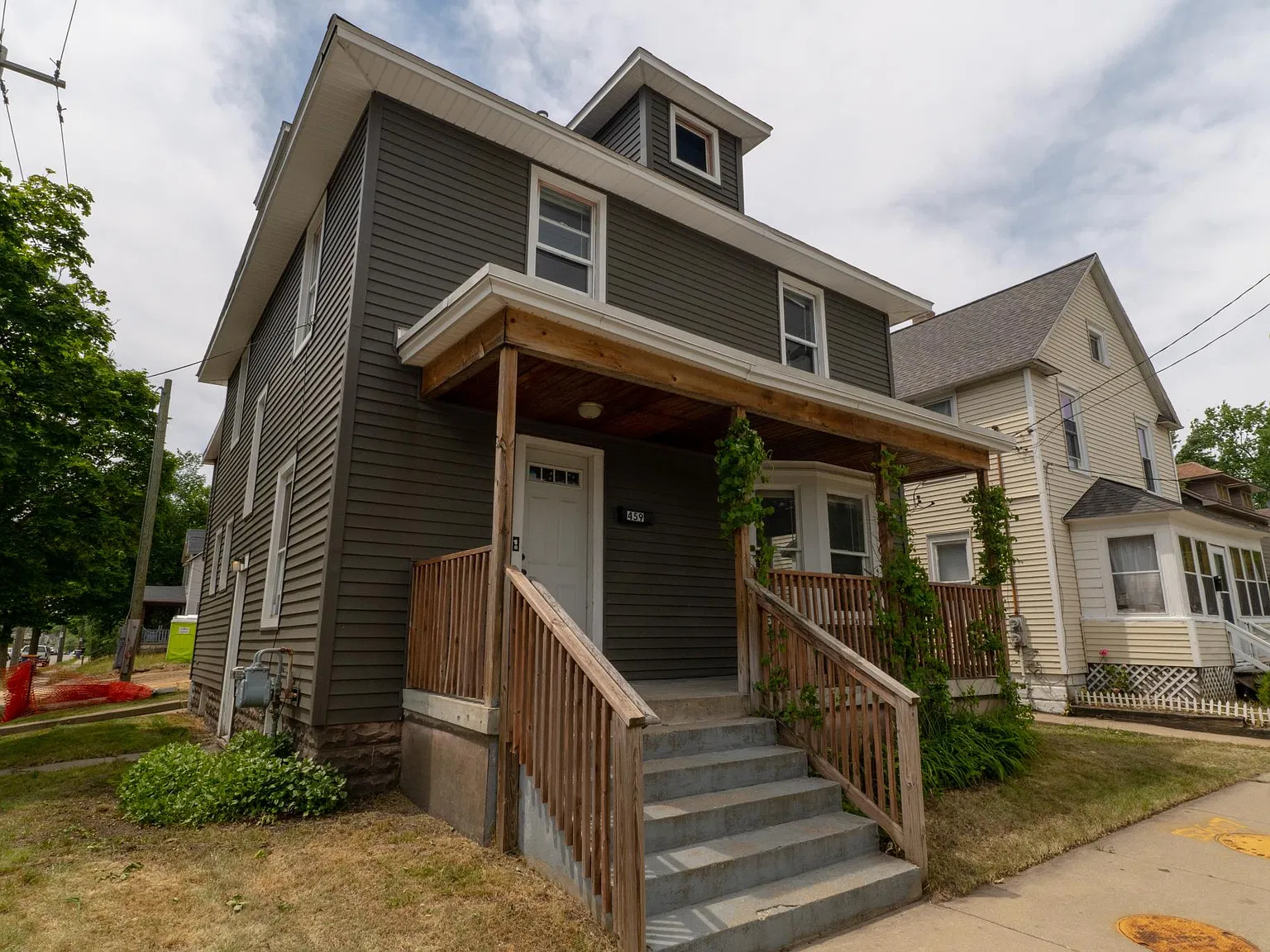 3 bed, 1576 sqft, $1,650 — Photo 1