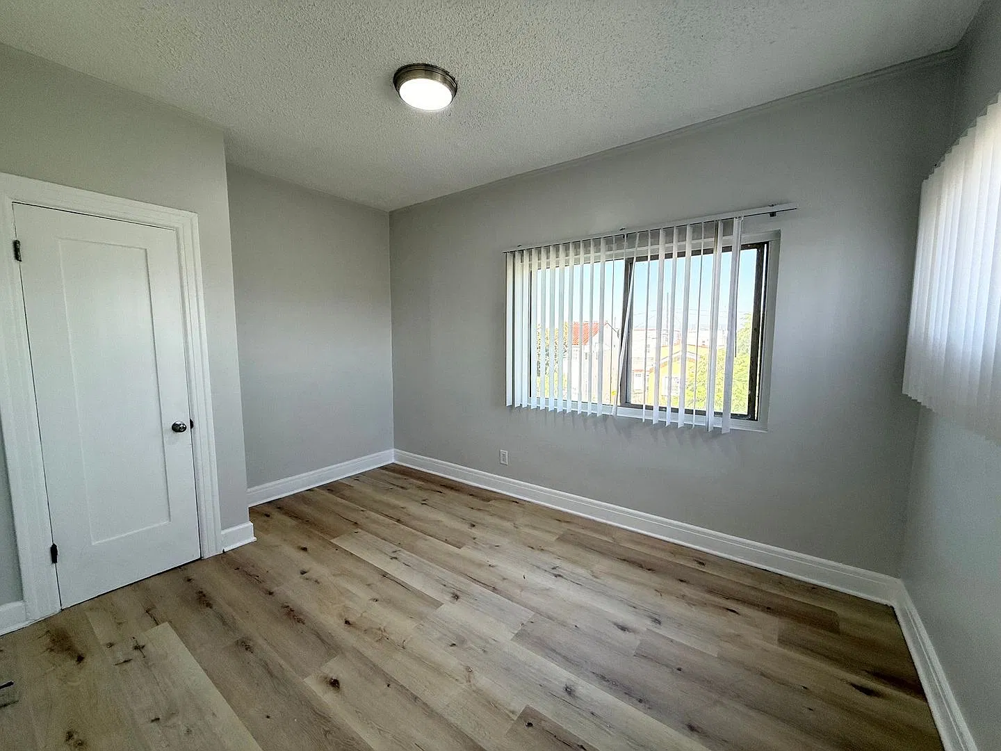 2322 S. Vineyard Ave — Photo 1