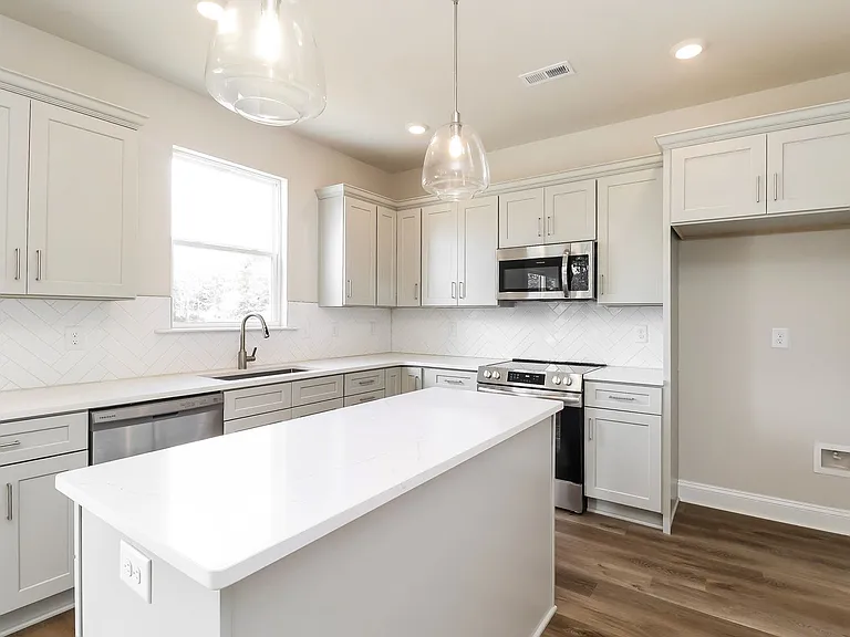 726 Lithia Inn Rd — Photo 38