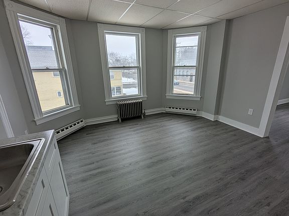 2nd image of 122 W Main St APT 3