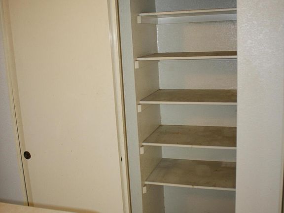 5th image of 501 W HONONEGH Drive #4