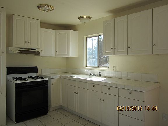 5th image of 8221 Comstock Ave
