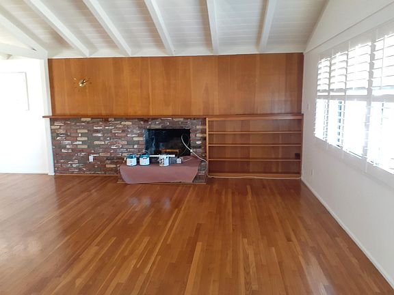 3rd image of 4925 Robinhood Ave