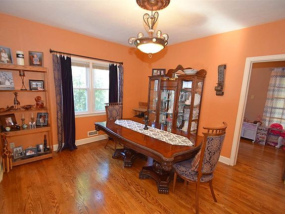 4th image of 134 Crescent St