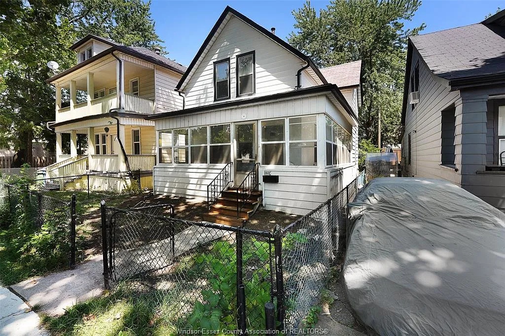 3 bed, 1.5 bath, $2,000 — Photo 3
