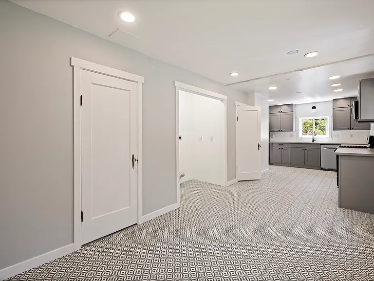 3722 NW 18th St — Photo 5