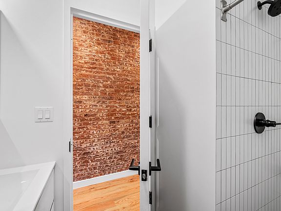 4th image of 1815 Woodbine St #1A
