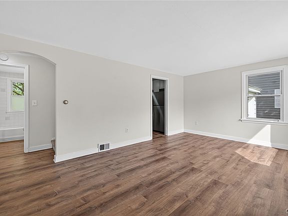 3rd image of 437 Church St