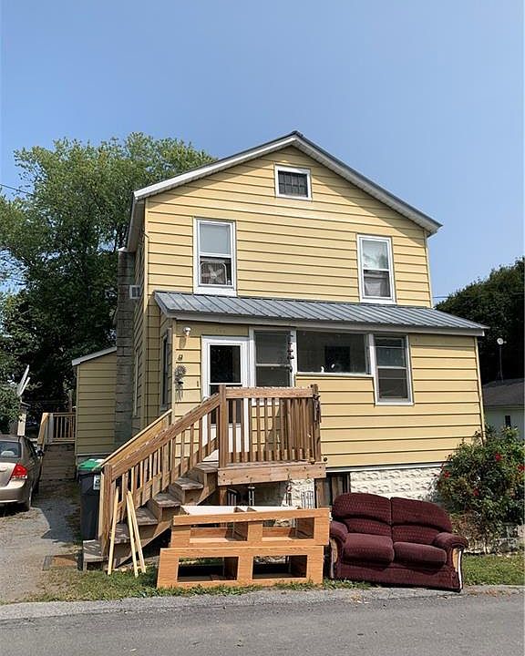 2nd image of 101 E Spring St