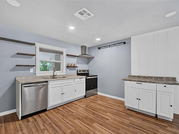 5th image of 520 SE 5TH STREET