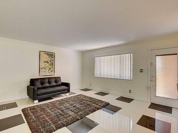4th image of 15072 Ashland Pl APT D118