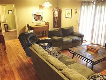 4th image of 9205 Hayes Dr