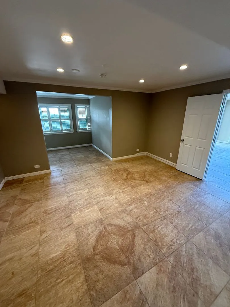 1627 Paula Drive — Photo 3