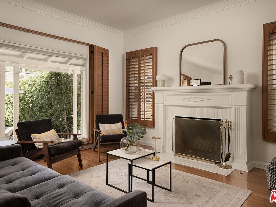 1st image of 9012 Elevado St
