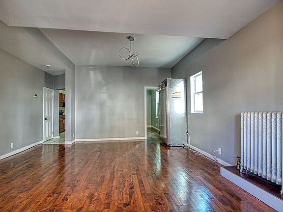 3rd image of 1531 Commonwealth Ave Floor 1