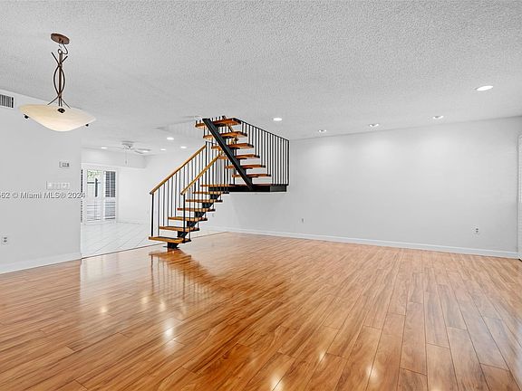 5th image of 6506 Kendale Lakes Dr APT 309