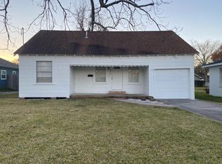 1014 Washington St, Pt Neches, TX 77651
