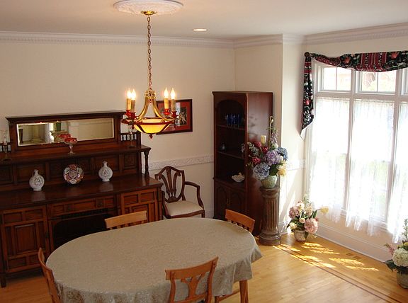 5th image of 1484 Old Barn Ln