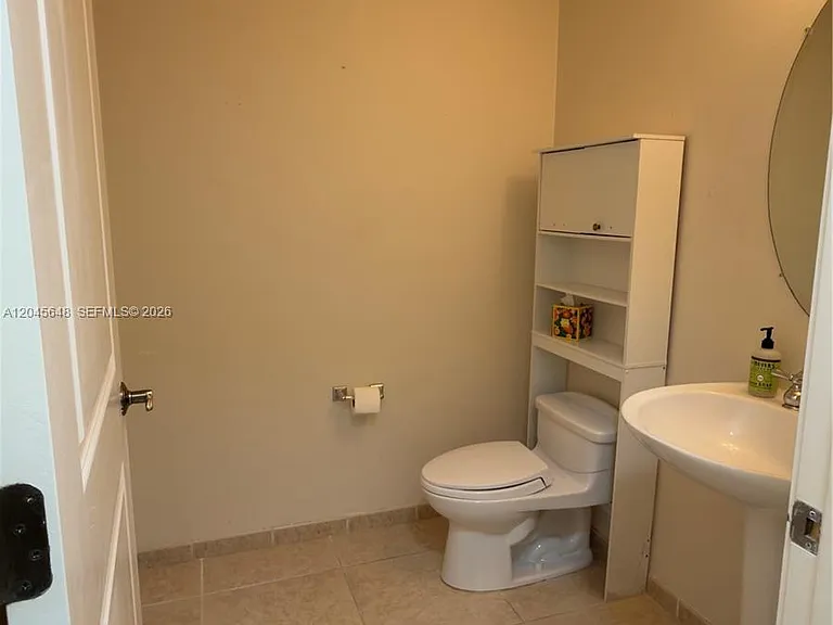 16100 Emerald Estates Dr #281 — Photo 6