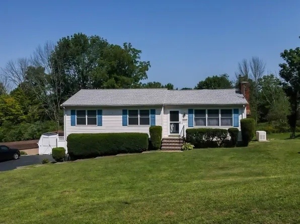 307 Longview Acres Ct, Hampton Twp., NJ 07860