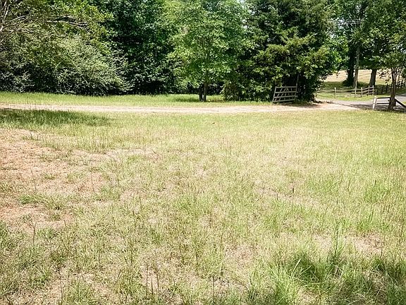 3rd image of 1021 County Road 833