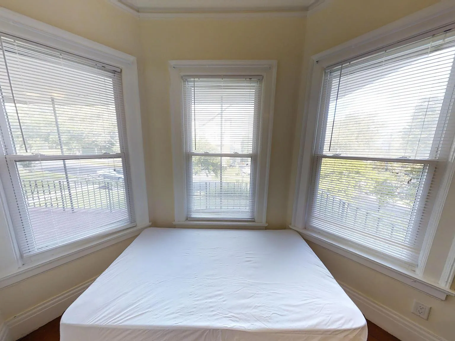 Studio, $1,150 — Photo 4