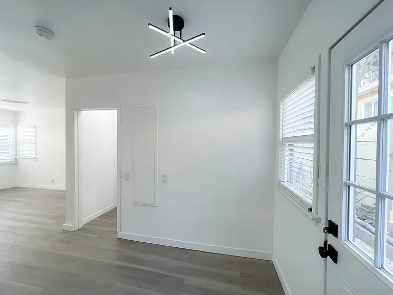 1506 1/2 Maple St #1506 — Photo 25