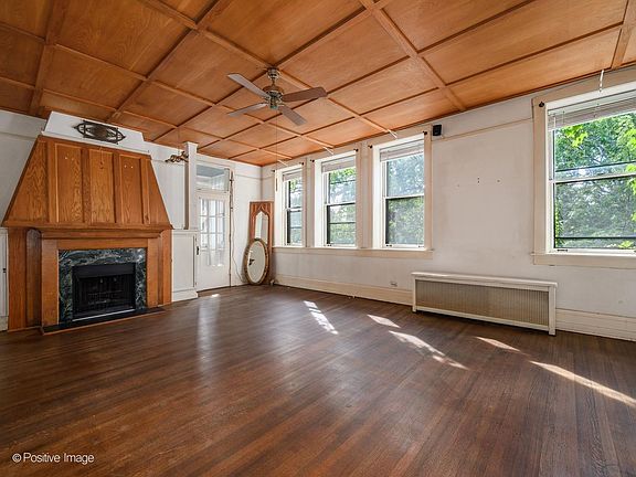 5th image of 556 W Arlington Pl APT 3