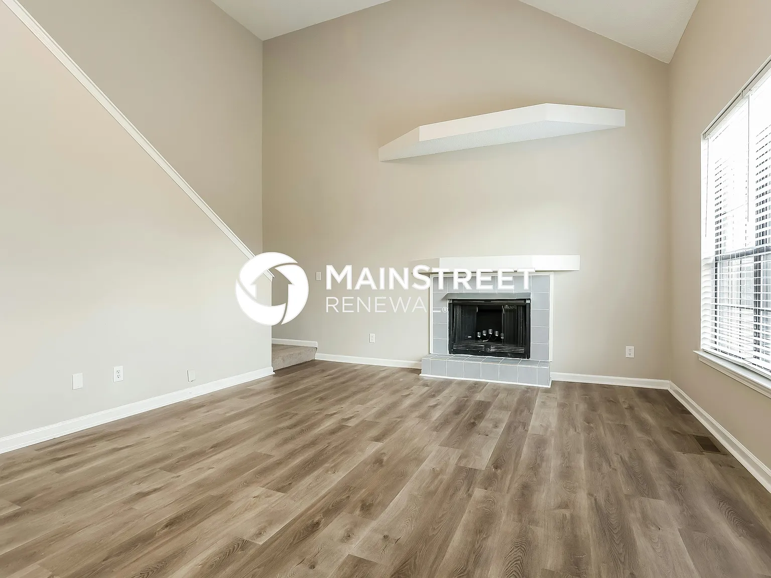 100 Tyler Ct — Photo 3
