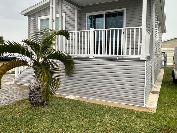 3rd image of 151 Miami Trl