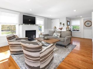 93 Beechwood St #1, Cohasset, MA 02025
