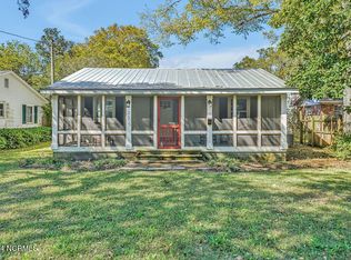 309 N Atlantic Ave, Southport, NC 28461