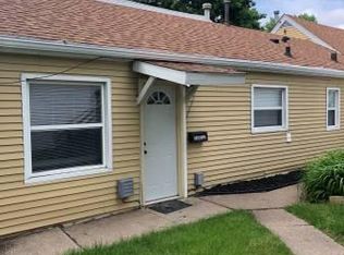 2609 16th St, Moline, IL 61265