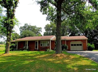 136 Ridgewood Dr, Troutville, VA 24175