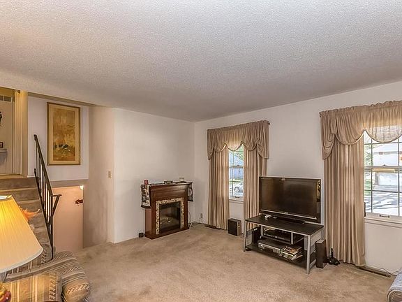 3rd image of 11801 Belmont Ave