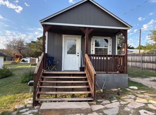 225 4th St, Ingram, TX 78025