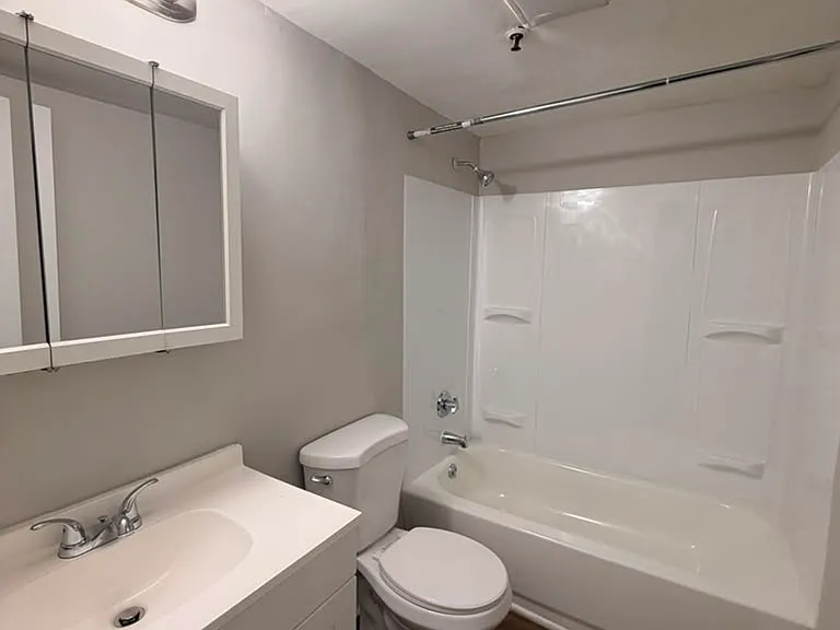 143 Sheffield Ave #2B — Photo 3