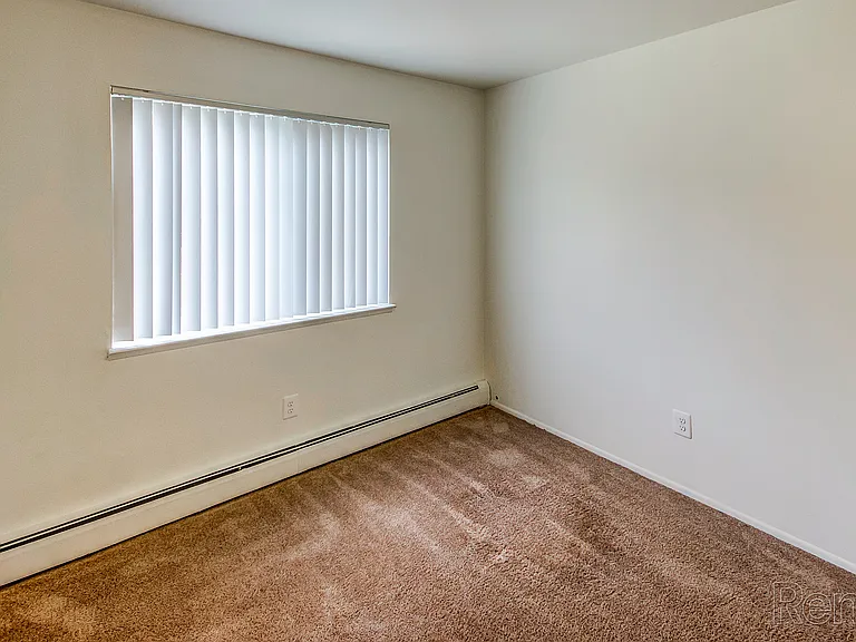 Wagon Wheel Apartments — Photo 14
