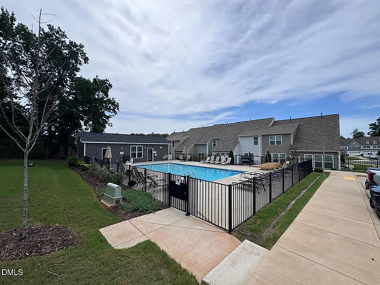 836 Pryor St — Photo 38