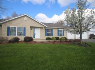 625 Arrowhead Dr, Twin Lakes, WI 53181