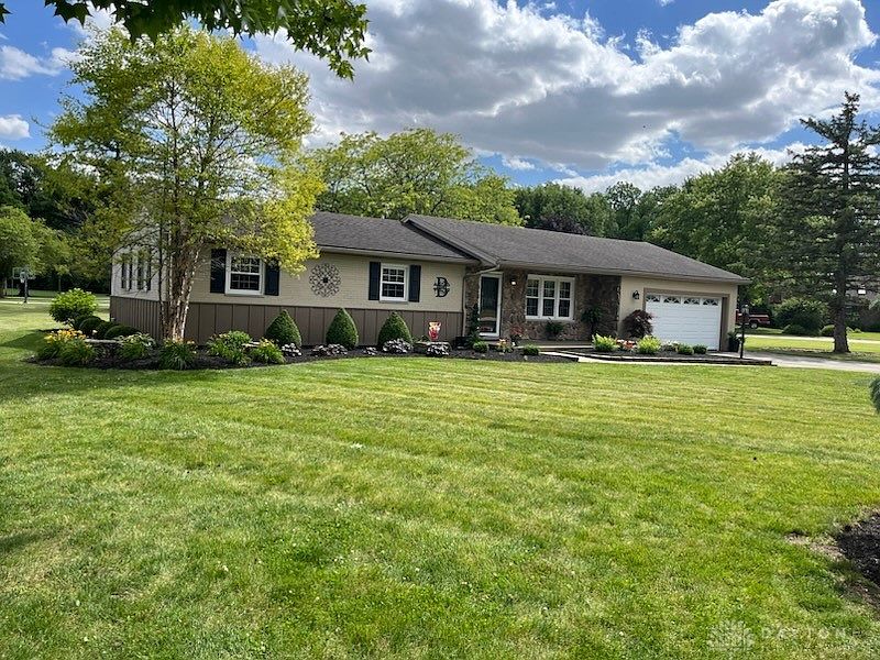 1st image of 114 Greenmoor Dr
