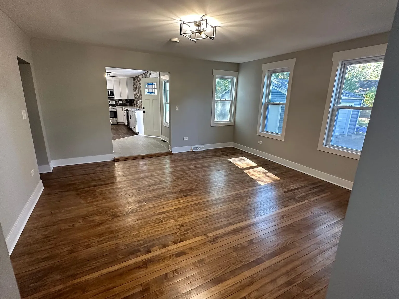 3 bed, 1742 sqft, $3,300 — Photo 4