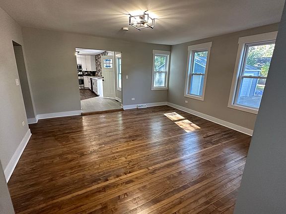 4th image of 137 Ash St