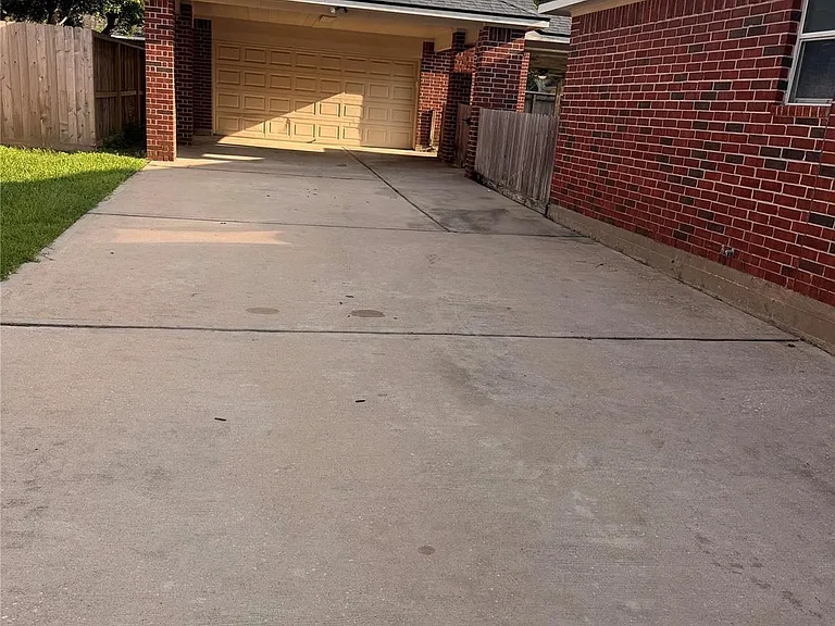 11308 Madison Ct — Photo 18