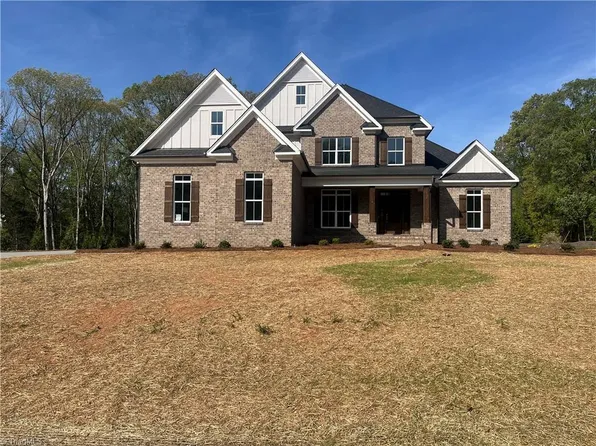 4011 Estate Dr, Lewisville, NC 27023