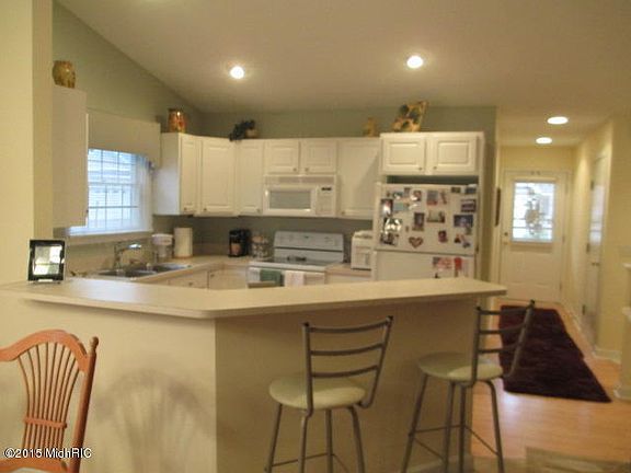 5th image of 11404 N Lake Dr