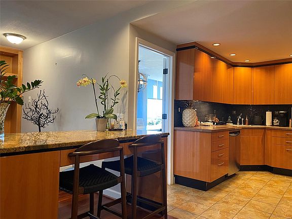 5th image of 4501 Lindell Blvd APT 8A