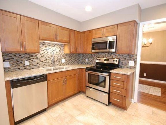 4th image of 444 Belinda Pkwy