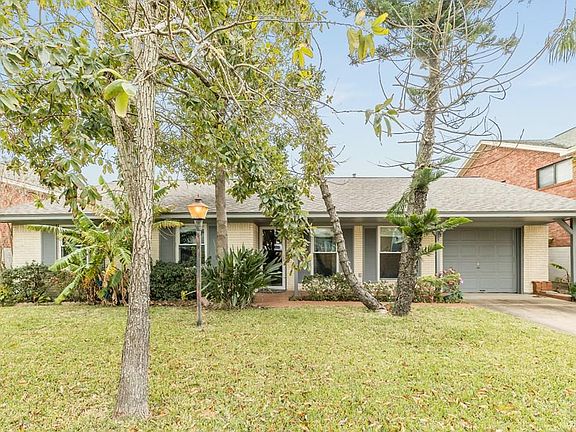 2nd image of 5813 Heards Ln